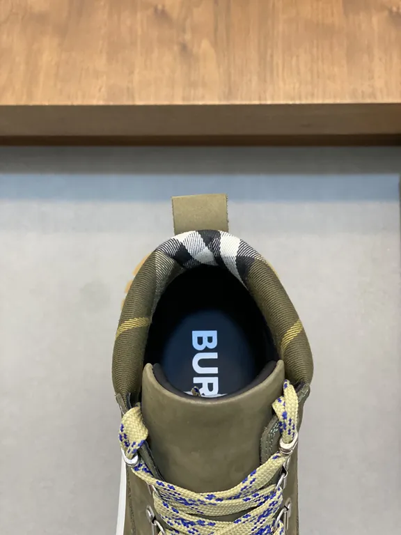 Burberry Shoe 